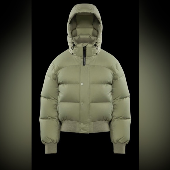 Aritzia Superpuff bomber coat - Picture 1 of 3